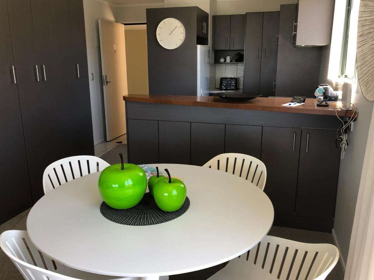 Beachpoint Apartments Ohope Екстер'єр фото