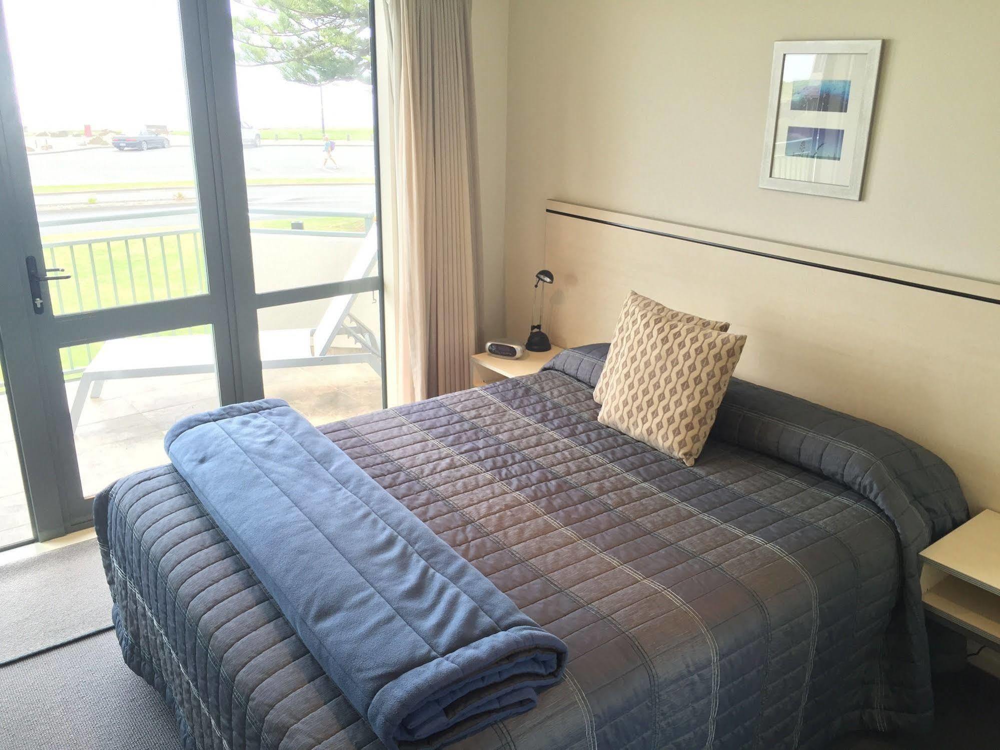 Beachpoint Apartments Ohope Екстер'єр фото